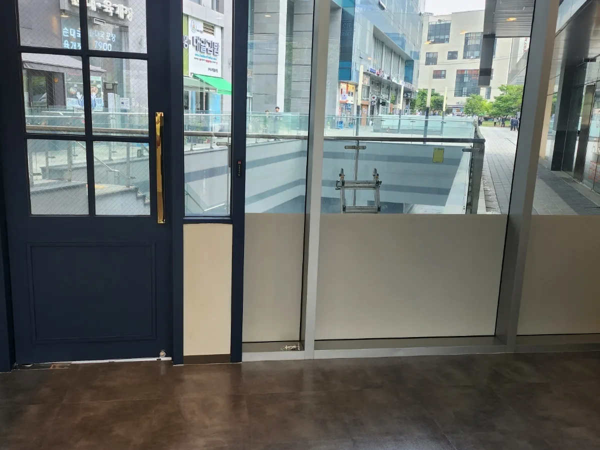 영양군 입암면 현장 출입문·프레임 바닥 위생청소 사례 - 행진크린